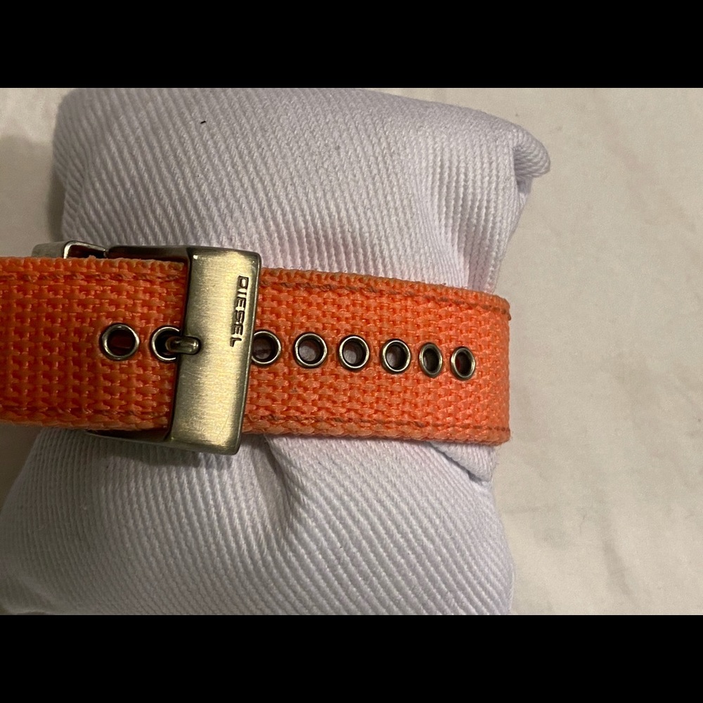 Watch - Picture 4 of 4